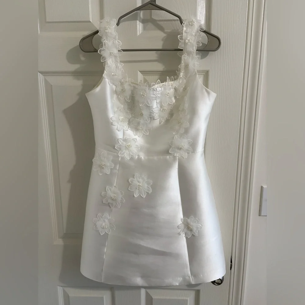 Elliatt Elder Dress White Mini - Picture 5 of 15